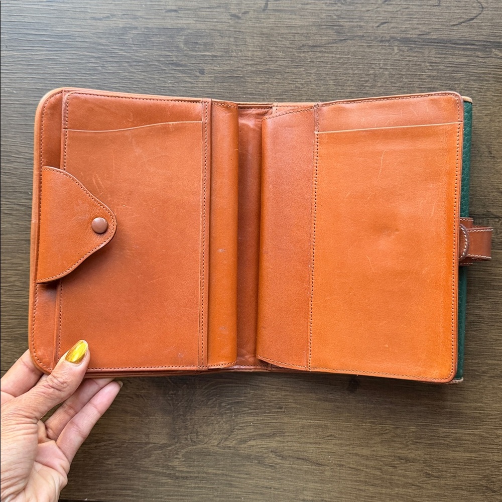 1983 Dooney & Bourke Vintage Green Pebbled Leather Organizer Wallet - Picture 5 of 10